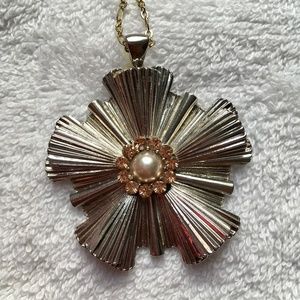 Pearl Radiant Pendant Gold Chain Necklace